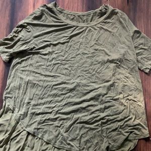 Green crew neck tshirt